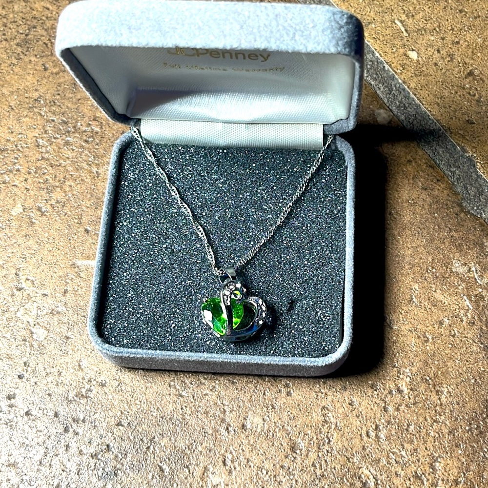 Green Emerald colored sterling silver heart necklace 6.5” chain